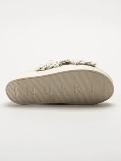 Inuikii - Woven - Vita slip in sandaler i virkad textil