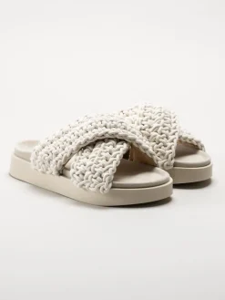 Inuikii - Woven - Vita slip in sandaler i virkad textil
