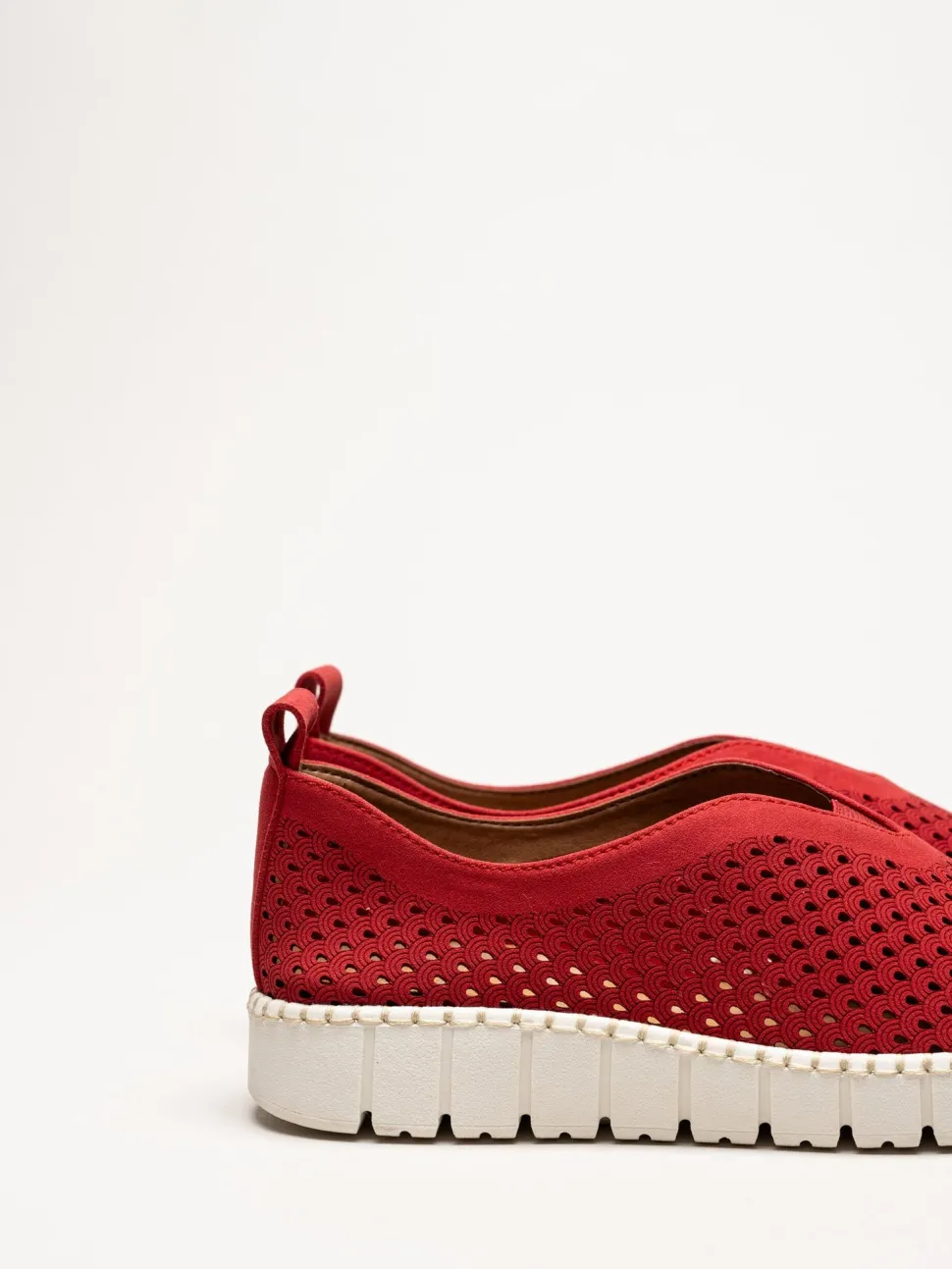 Jana - Röda slip on skor