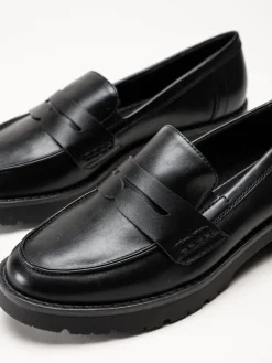 Jana - Svarta loafers i skinnimitation