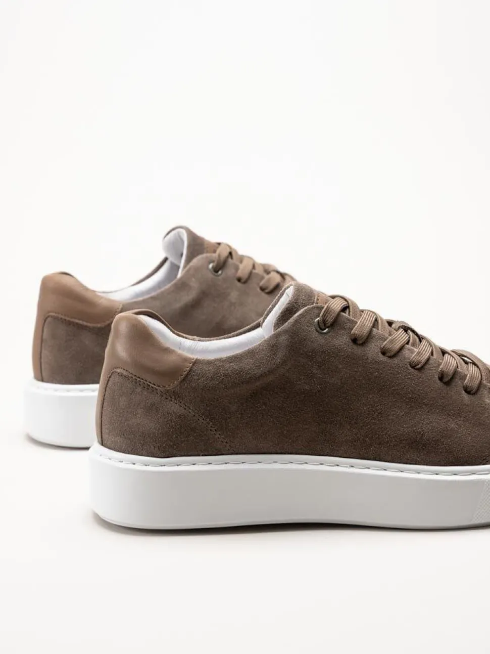 Johnny Bulls - Mörkbruna sneakers i mocka
