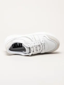 Lacoste - L002 EVO - Vita sneakers i skinn och mocka