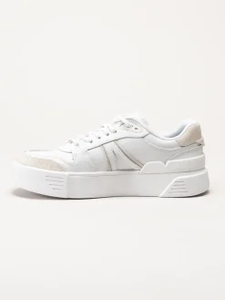 Lacoste - L002 EVO - Vita sneakers i skinn och mocka
