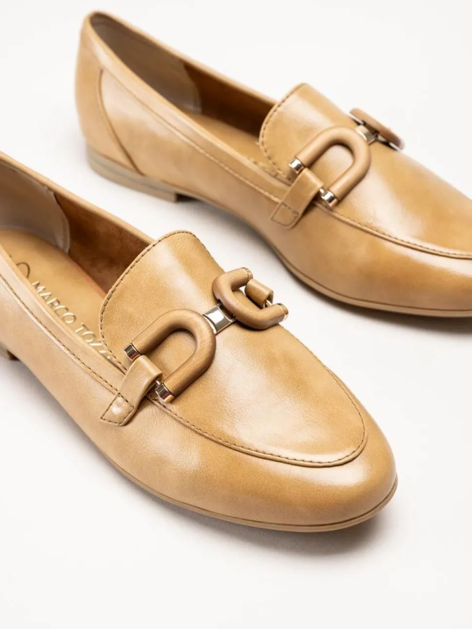 Marco Tozzi - Ljusbruna loafers i skinnimitation