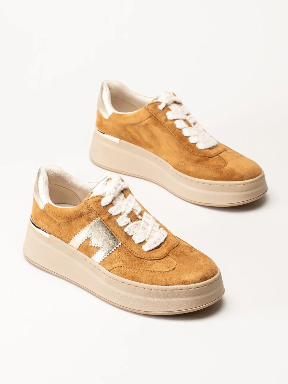 Marco Tozzi - Ljusbruna sneakers