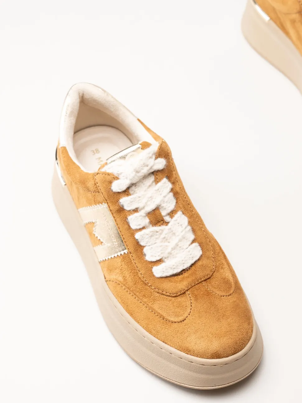 Marco Tozzi - Ljusbruna sneakers