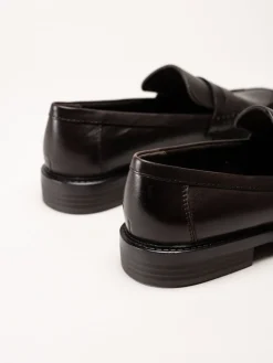 Marco Tozzi - Mörkbruna loafers i skinn