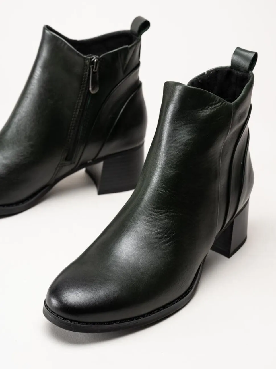 Marco Tozzi - Mörkgröna boots i skinn