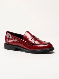 Marco Tozzi - Mörkröda loafers i syntetlack
