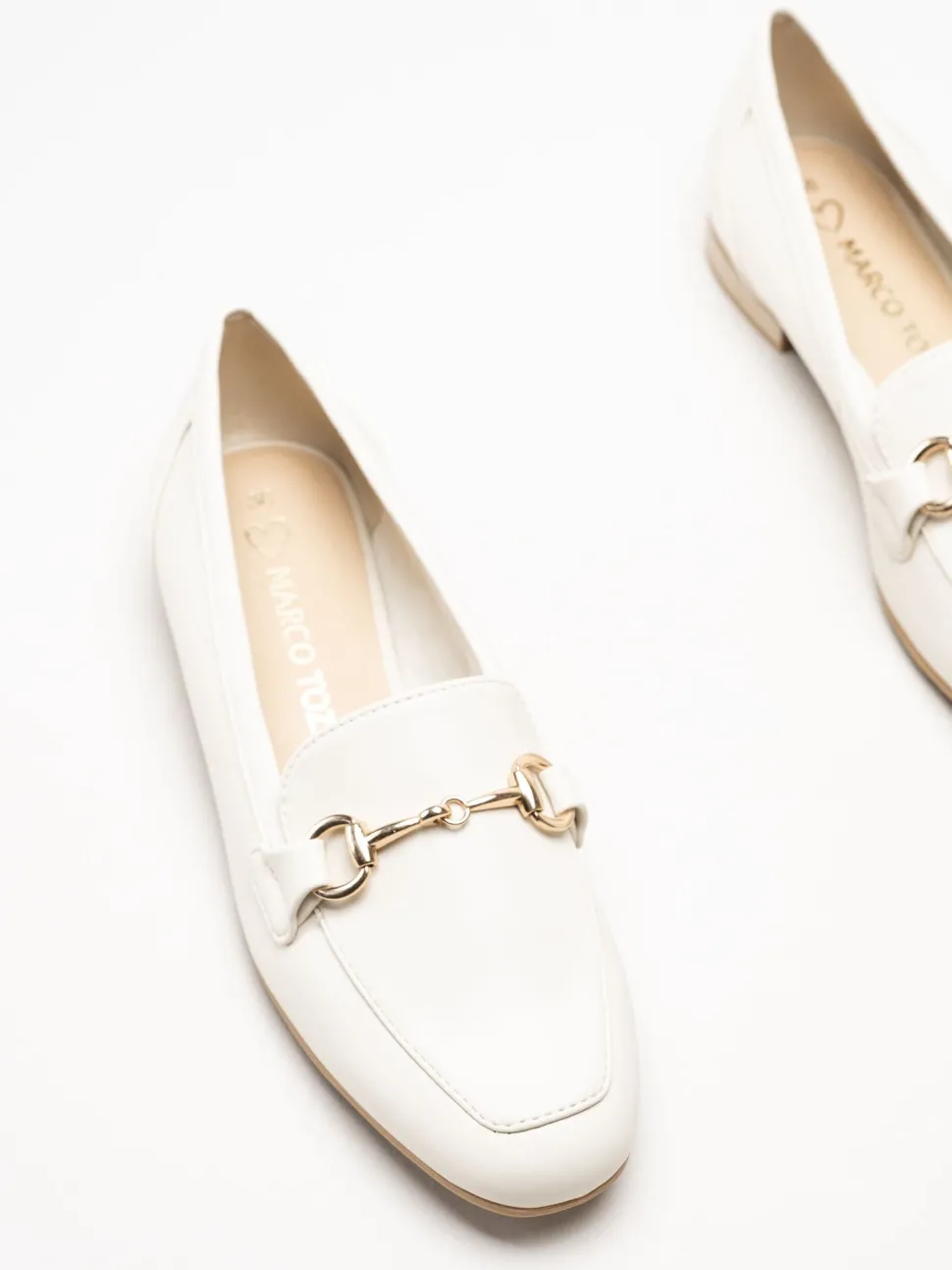 Marco Tozzi - Offwhite loafers i skinnimitation