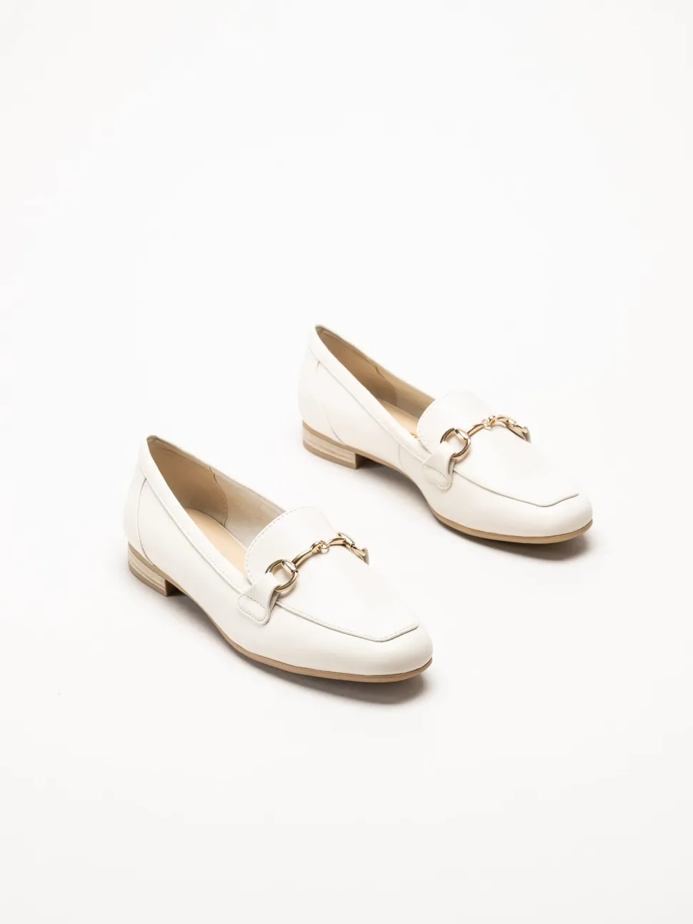 Marco Tozzi - Offwhite loafers i skinnimitation