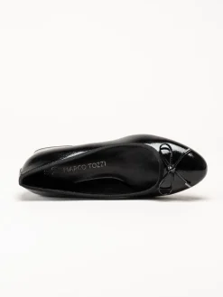 Marco Tozzi - Svarta ballerina pumps i lack