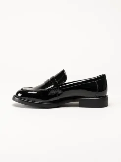 Marco Tozzi - Svarta loafers i syntetlack