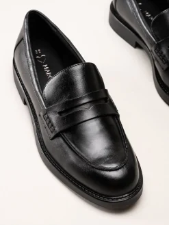 Marco Tozzi - Svarta loafers i skinn