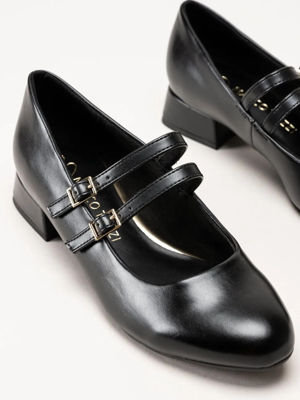 Marco Tozzi - Svarta pumps i skinnimitation