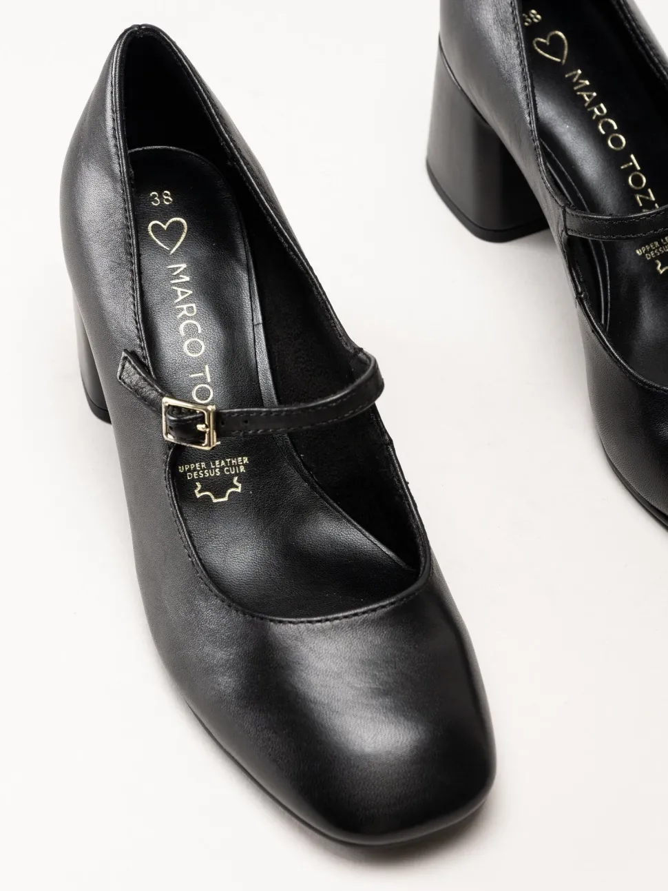 Marco Tozzi - Svarta pumps med slejf