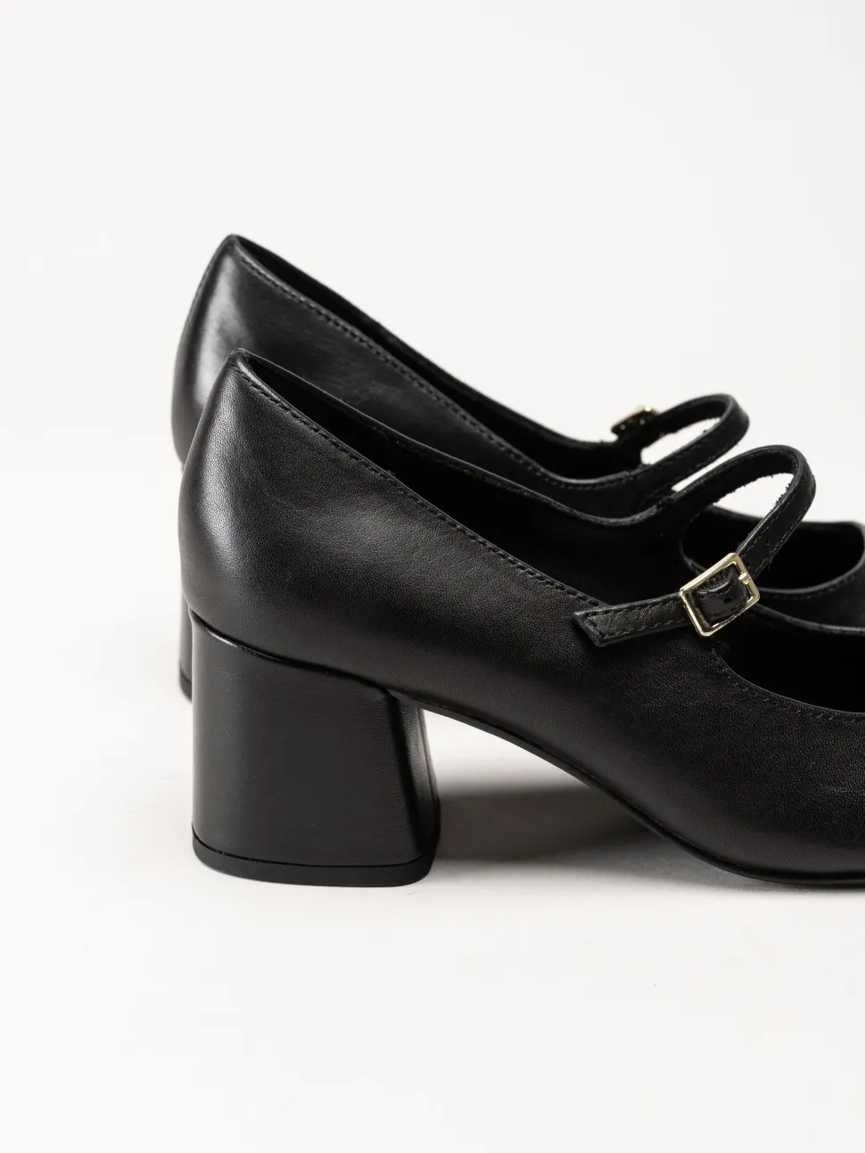 Marco Tozzi - Svarta pumps med slejf