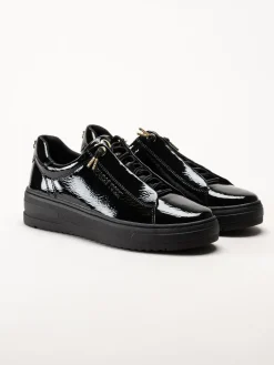 Marco Tozzi - Svarta sneakers i syntetlack med gulddetaljer