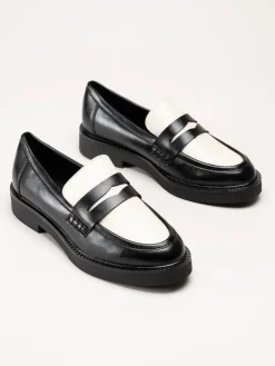 Marco Tozzi - Svartvita pennyloafers i skinnimitaiton
