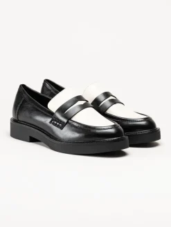 Marco Tozzi - Svartvita pennyloafers i skinnimitaiton