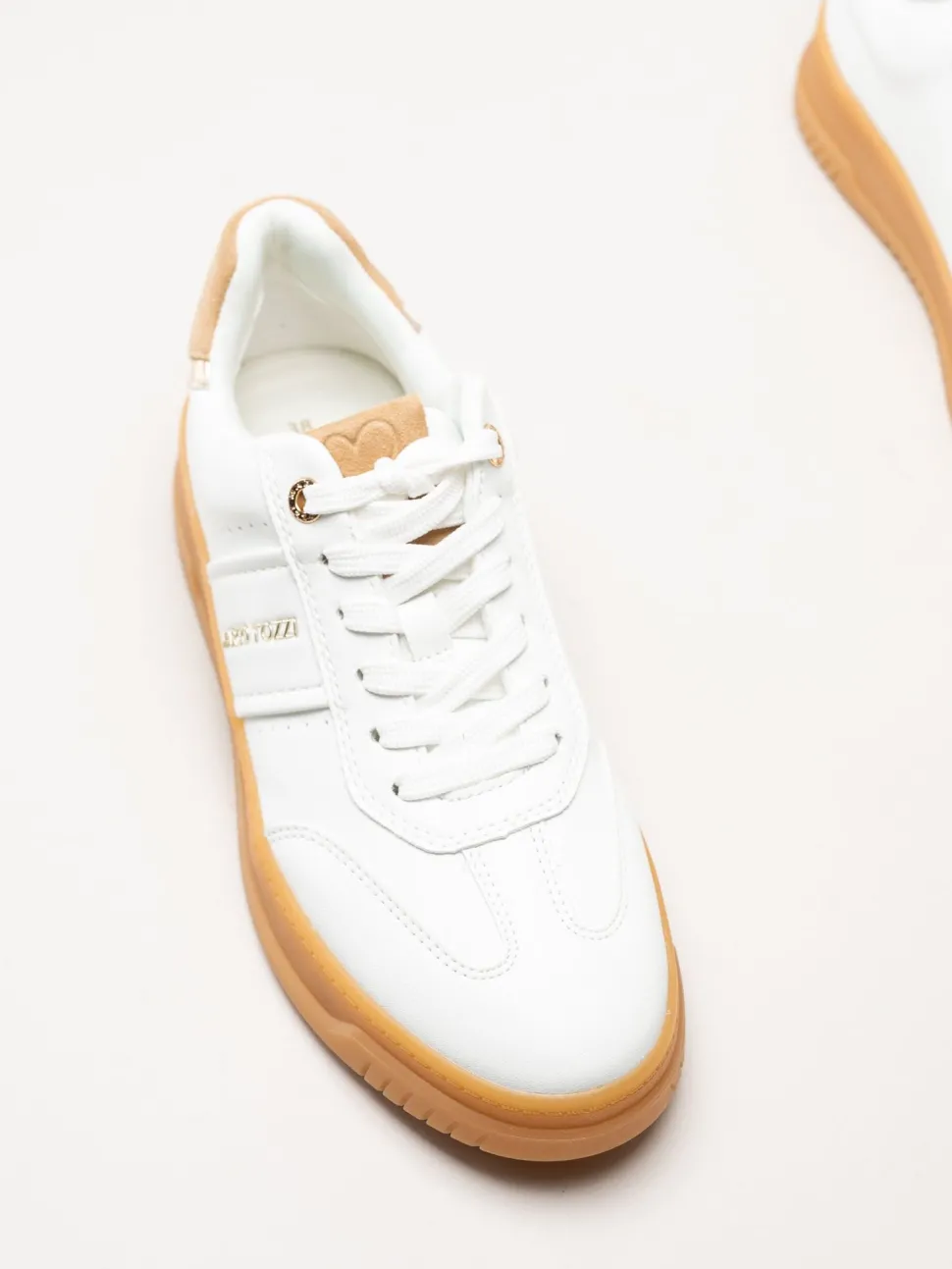 Marco Tozzi - Vita sneakers i skinnimitation