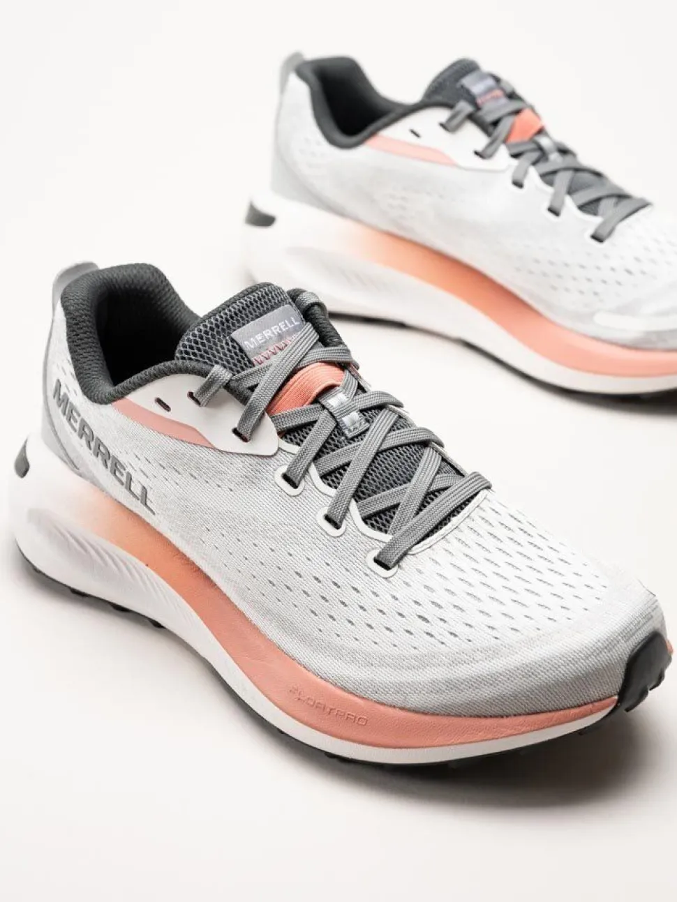 Merrell - MORPHLITE - Vita löparskor i textil