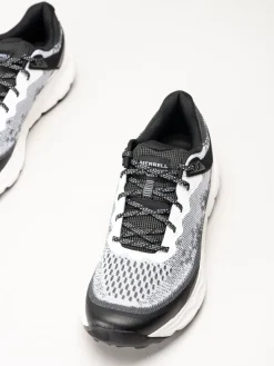 Merrell - Nova 4 - Svartvita sneakers i mesh