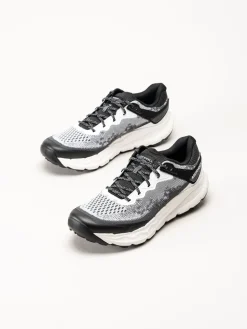 Merrell - Nova 4 - Svartvita sneakers i mesh