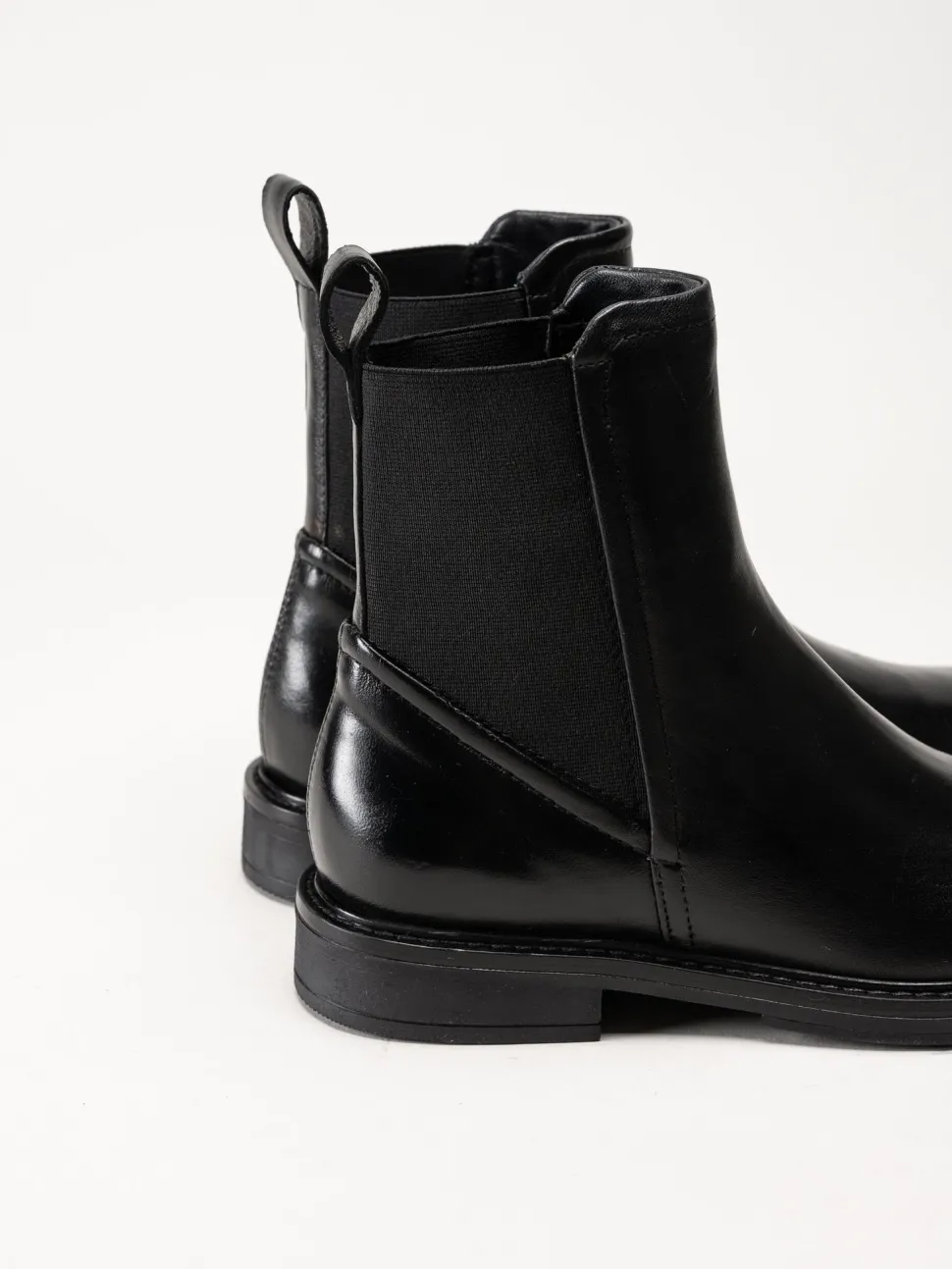 Mjus - Fabia - Svarta chelsea boots i skinn