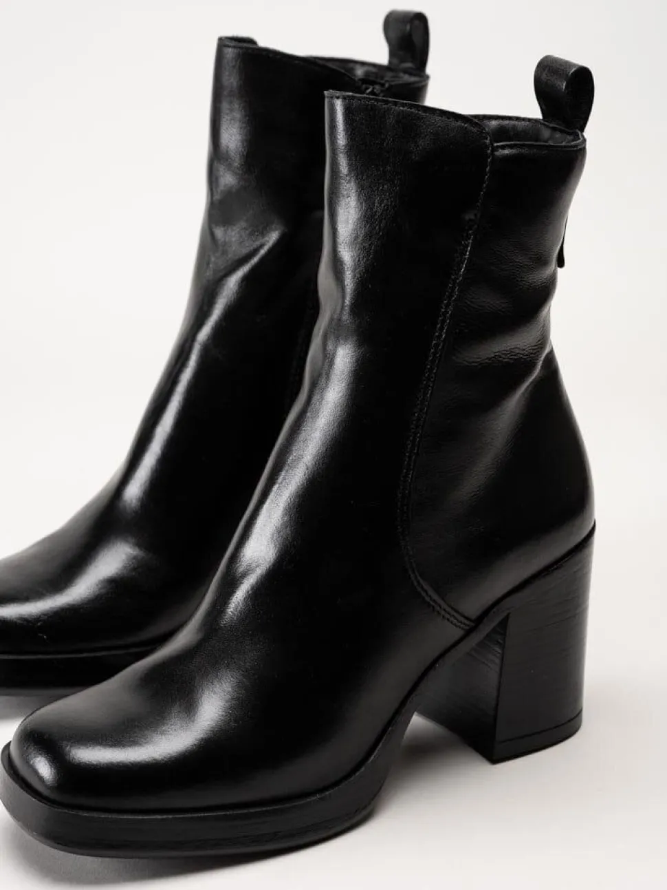 Mjus - Micaela - Svarta boots i skinn