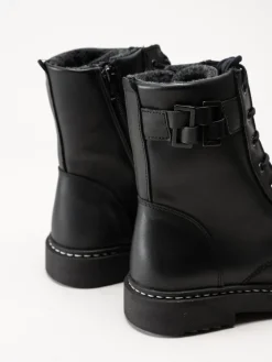 New Feet - Svarta kängor i skinn med Tex-membran
