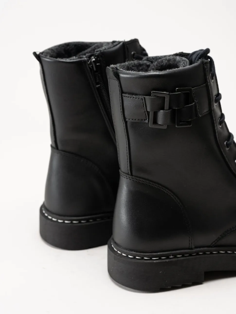 New Feet - Svarta kängor i skinn med Tex-membran