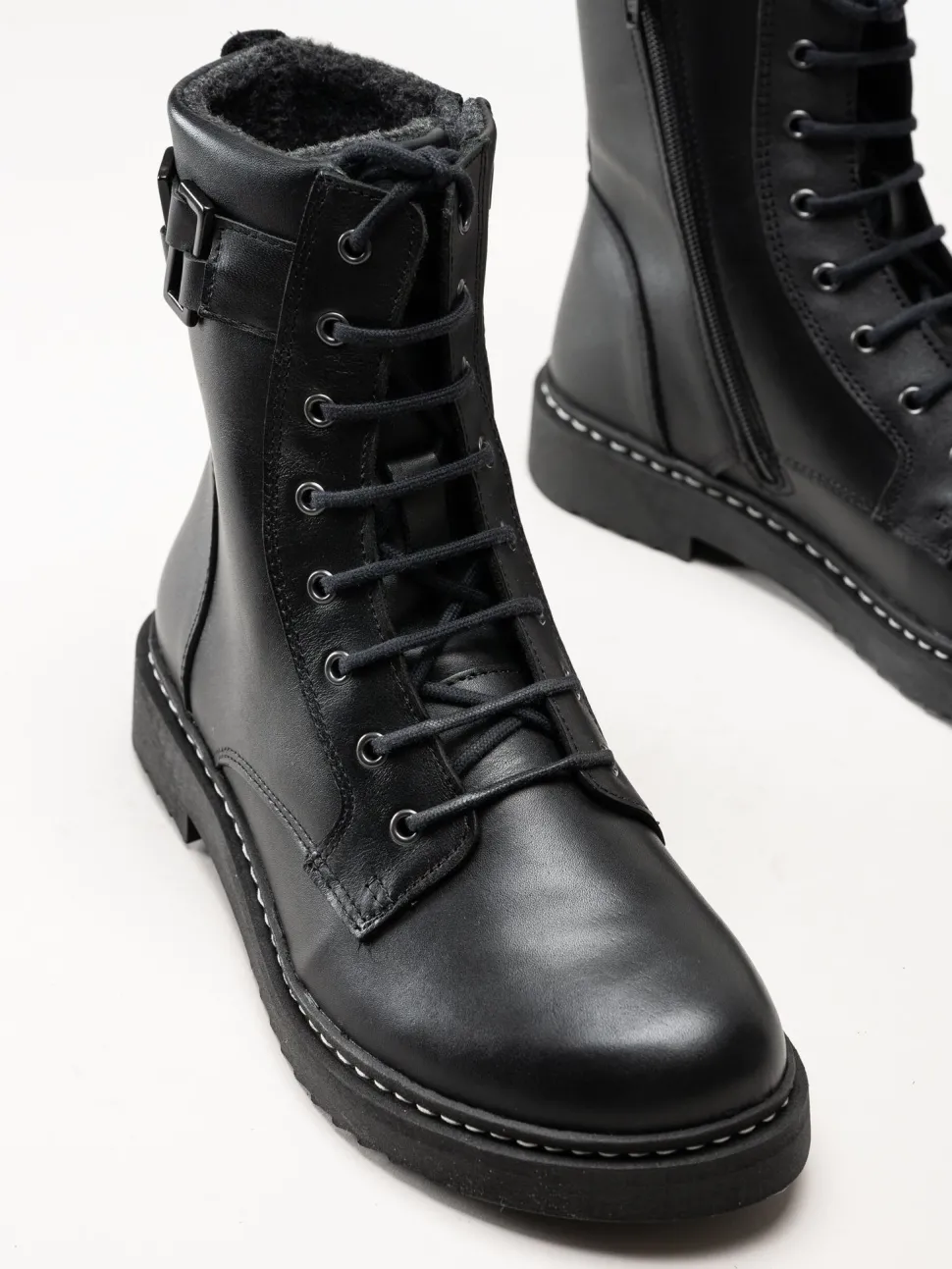 New Feet - Svarta kängor i skinn med Tex-membran