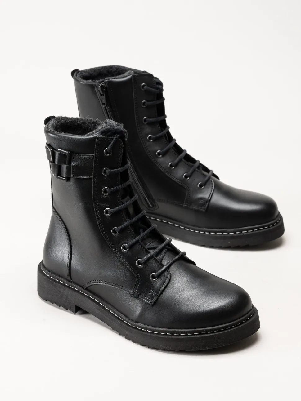 New Feet - Svarta kängor i skinn med Tex-membran