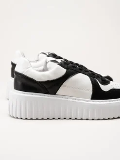 Philip Hog - Nina - Svart-vita platåsneakers i skinn