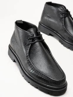 Playboy Footwear - Cowen - Svarta kängor i skinn