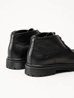 Playboy Footwear - Cowen - Svarta kängor i skinn