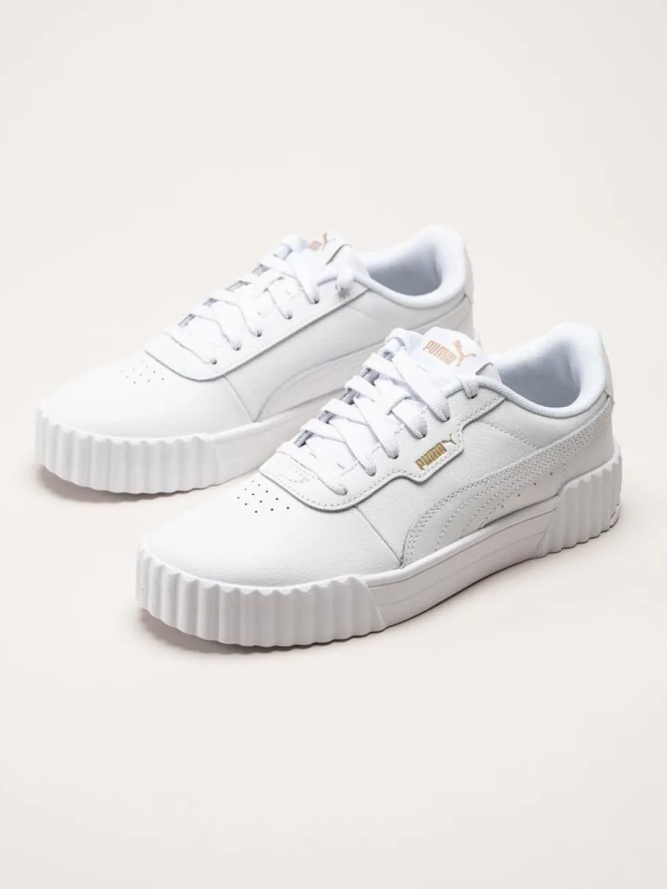 Puma - Carina 3.0 - Vita sneakers i skinnimitation