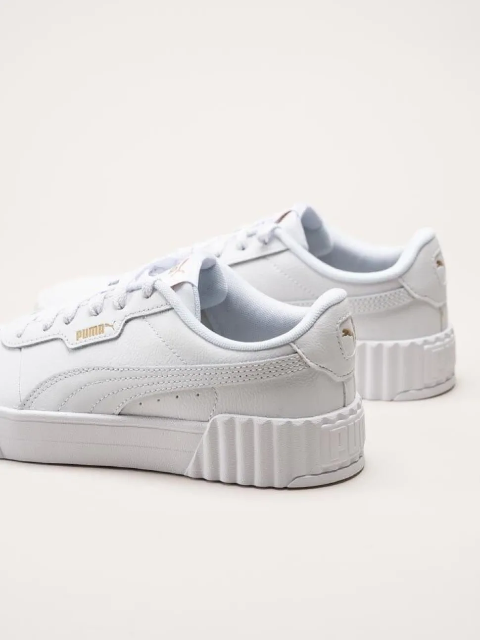 Puma - Carina 3.0 - Vita sneakers i skinnimitation
