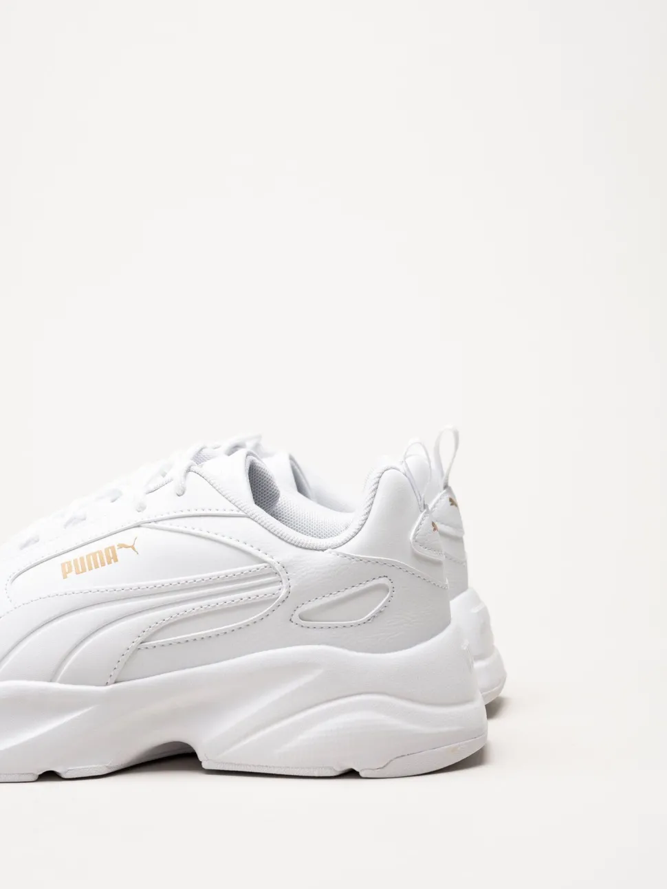 Puma - Cassia 2.0 - Vita sneakers i skinnimitation