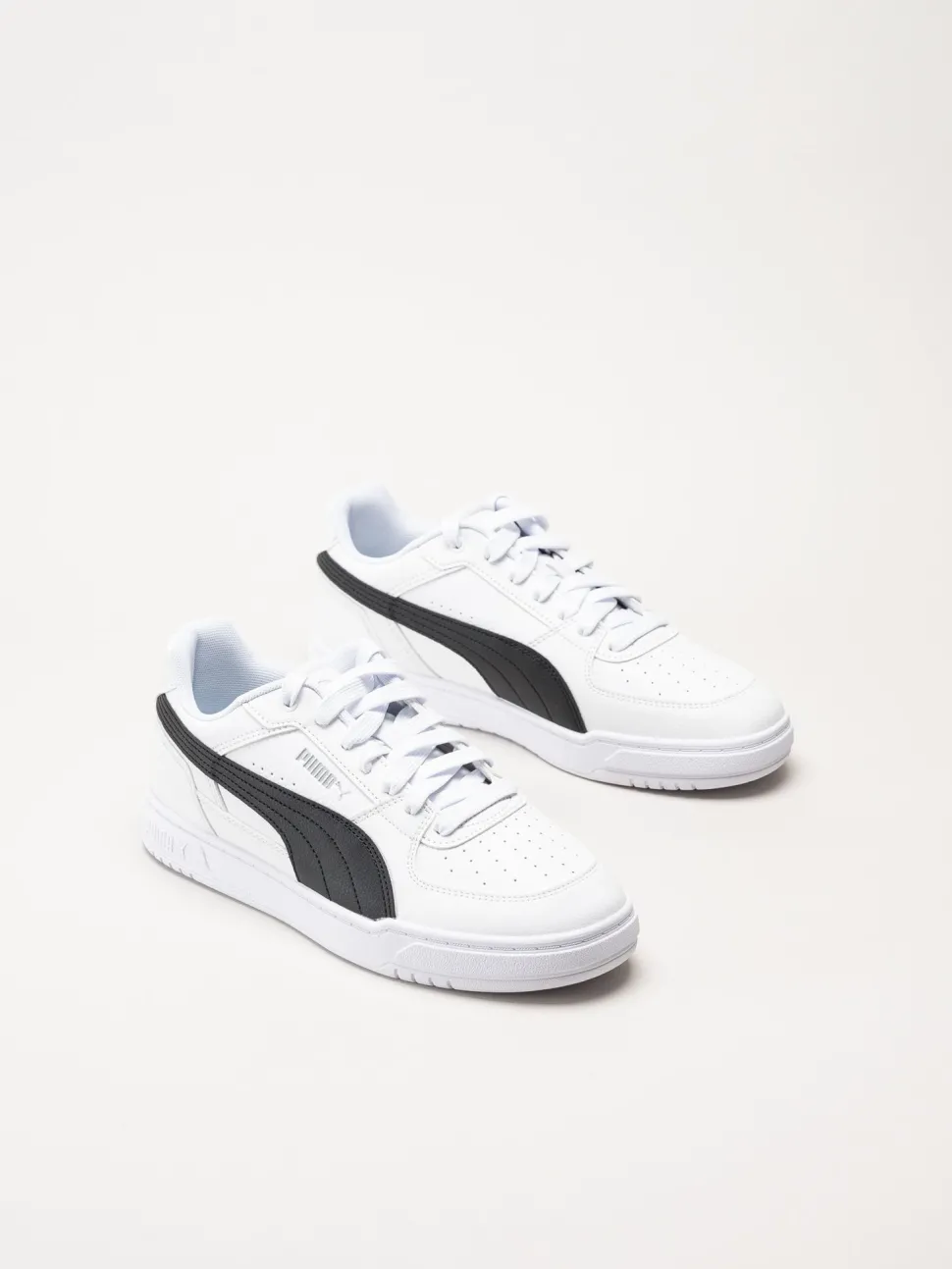 Puma - Caven III - Vita sneakers i skinnimitation