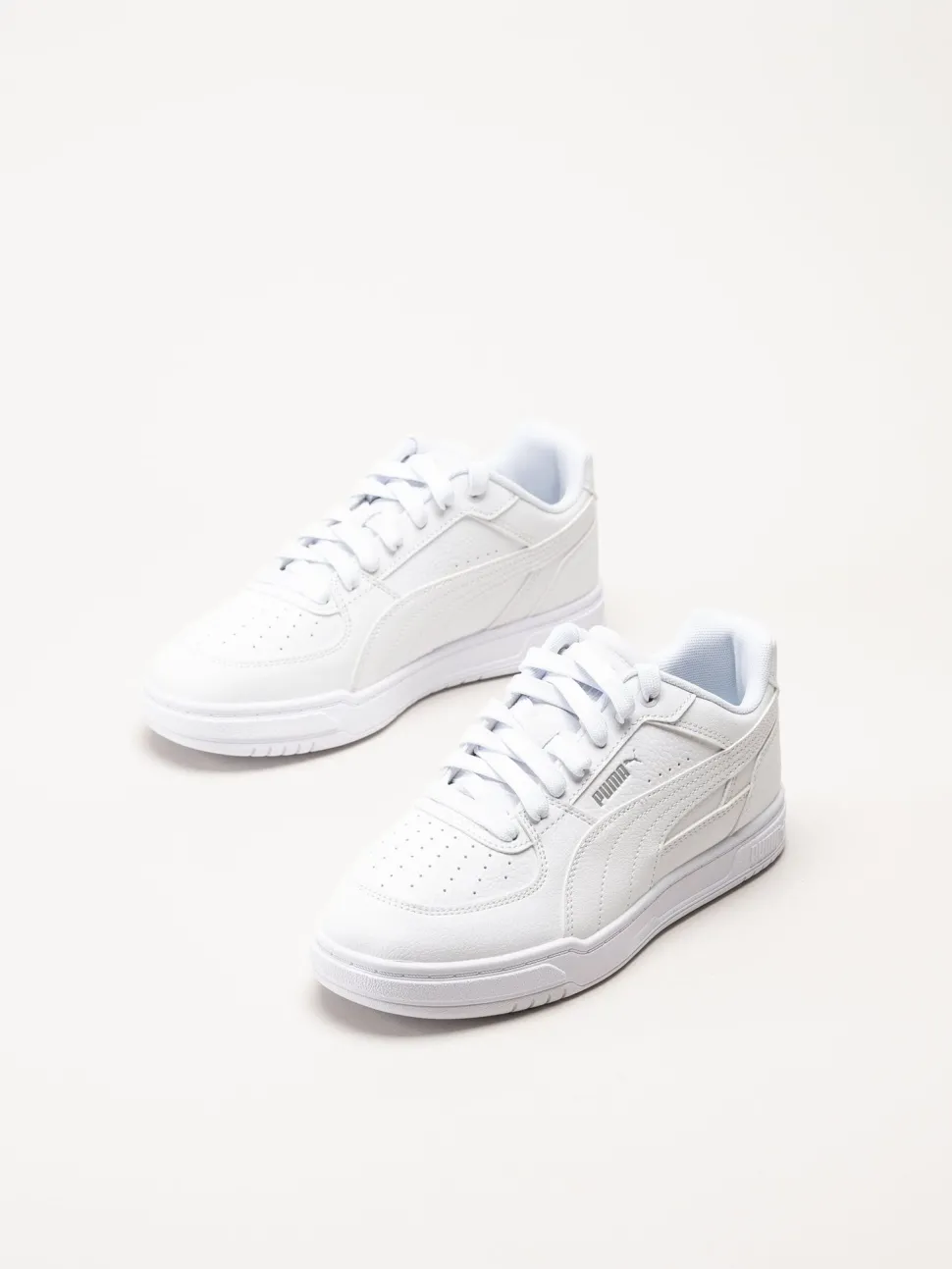Puma - Caven III - Vita sneakers i skinnimitation