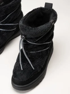 Puma - Snowbae Suede Wns - Svarta boots i fuskpäls