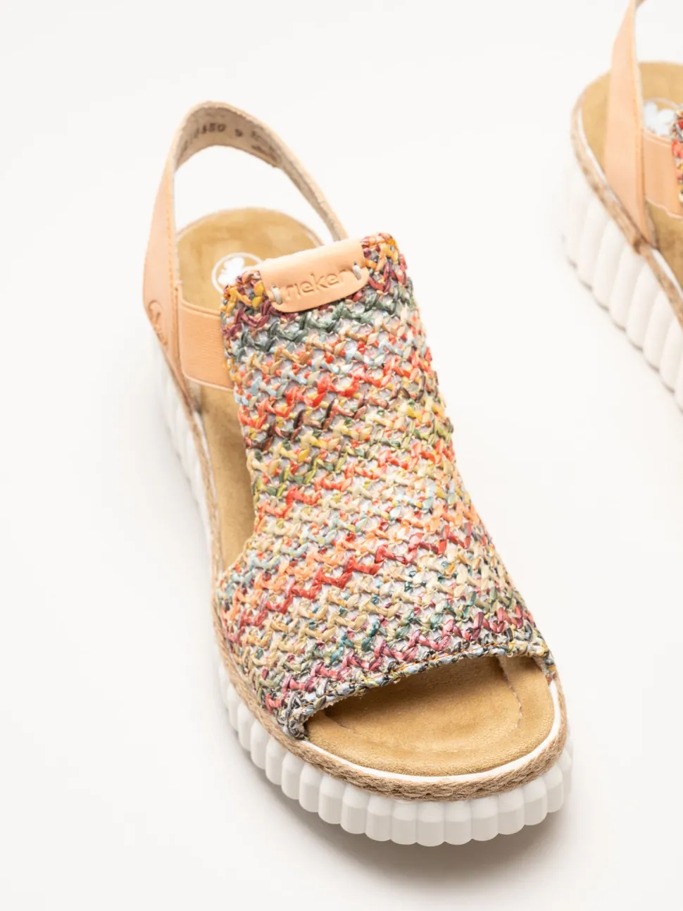 Rieker - Aprikosfärgade kilsandaletter