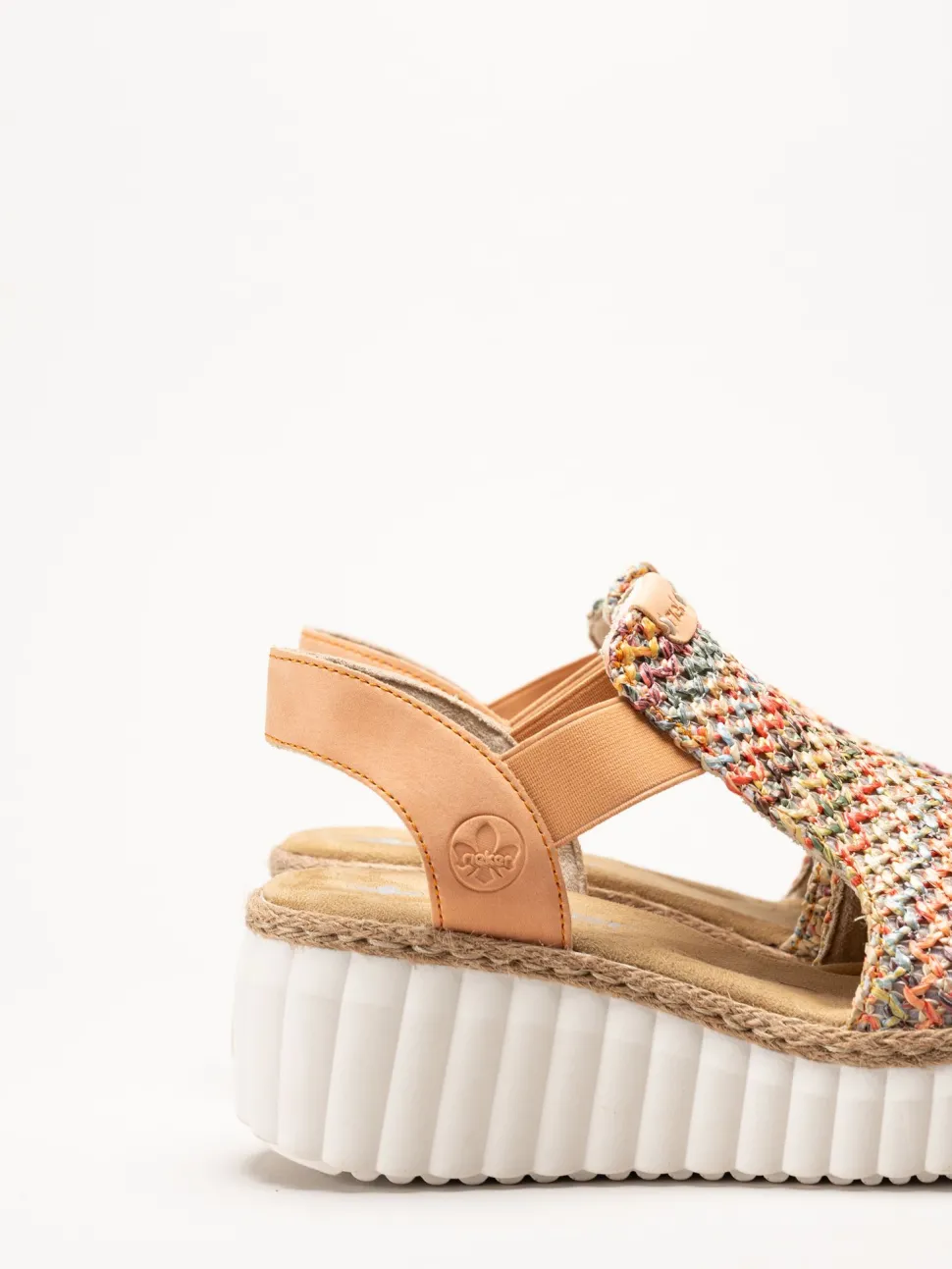 Rieker - Aprikosfärgade kilsandaletter