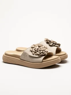 Rieker - Beige sandaler med rosett