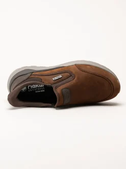 Rieker - Bruna slip on promenadskor i oljad nubuck
