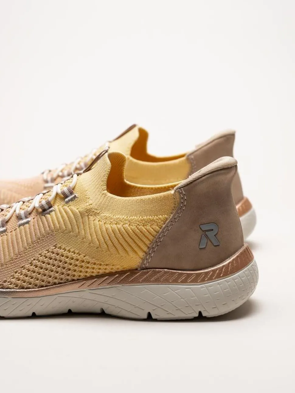 Rieker - Flerfärgade gula slip on skor i textil