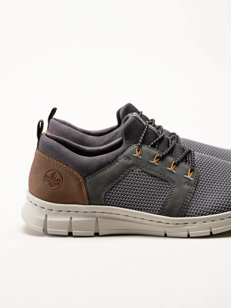 Rieker - Grå slip-on skor i textil