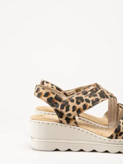 Rieker - Leopardmönstrade sandaletter